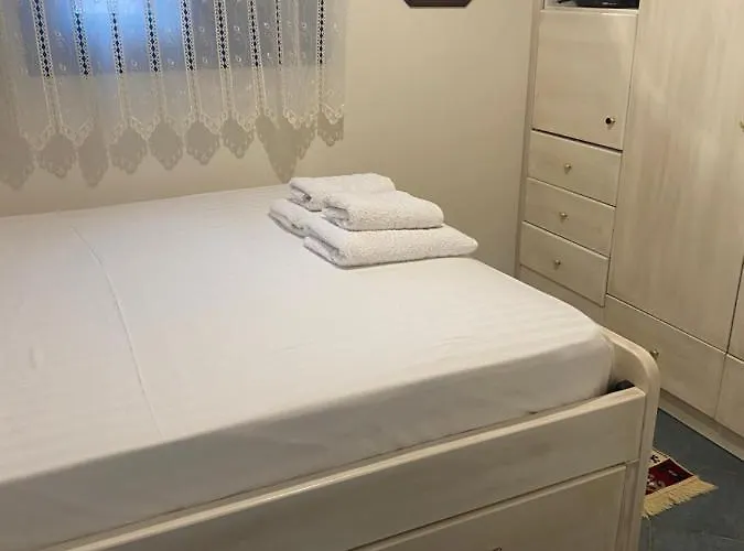 Semesterbostad Finiki Studios Foiníkion