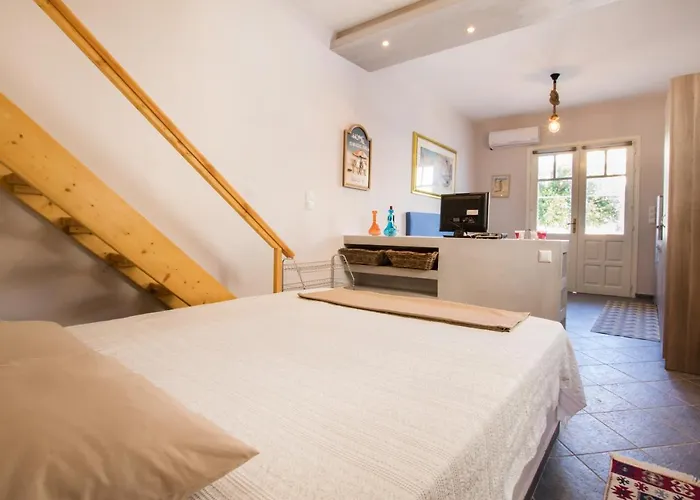 Finiki Studios Semesterbostad Foiníkion