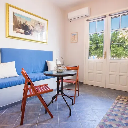 Finiki Studios Holiday home