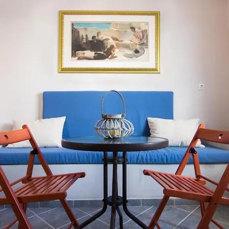 בית נופש Finiki Studios פויניקיון